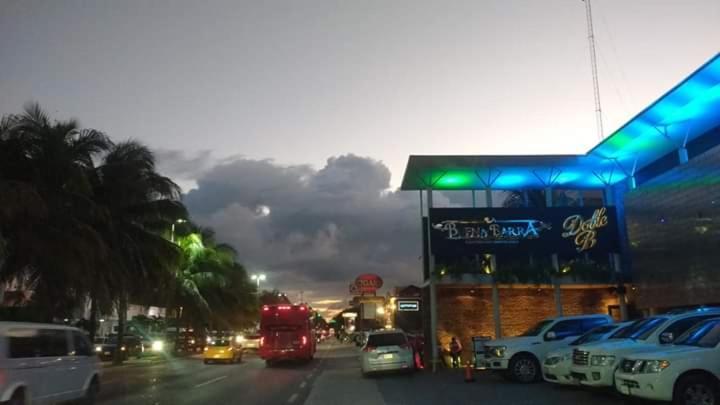hostal hotel ado Cancún Exterior foto